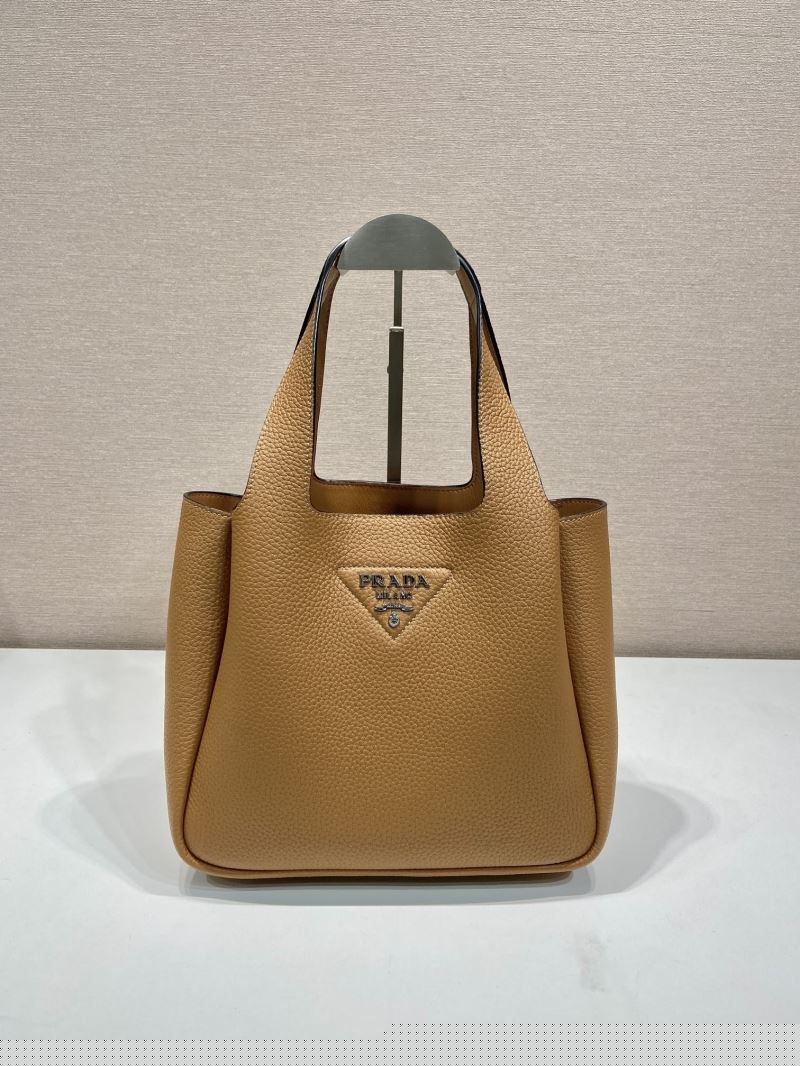 Pra*a shopping bags